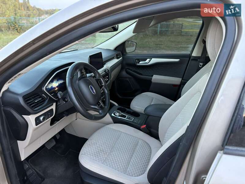 Позашляховик / Кросовер Ford Escape 2020 в Пулинах