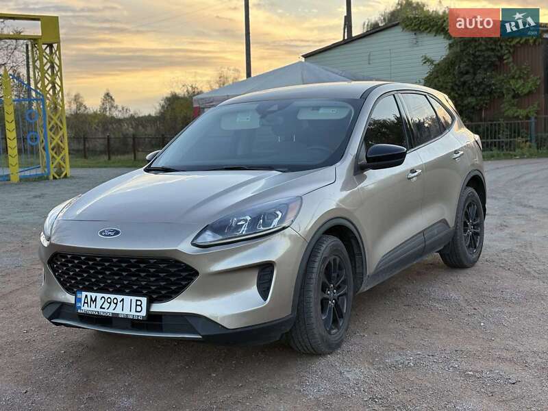 Позашляховик / Кросовер Ford Escape 2020 в Пулинах
