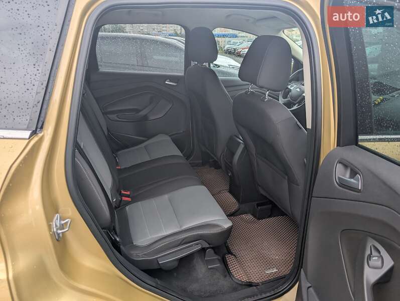 Внедорожник / Кроссовер Ford Escape 2014 в Ровно