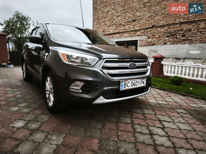 Внедорожник / Кроссовер Ford Escape 2017 в Львове