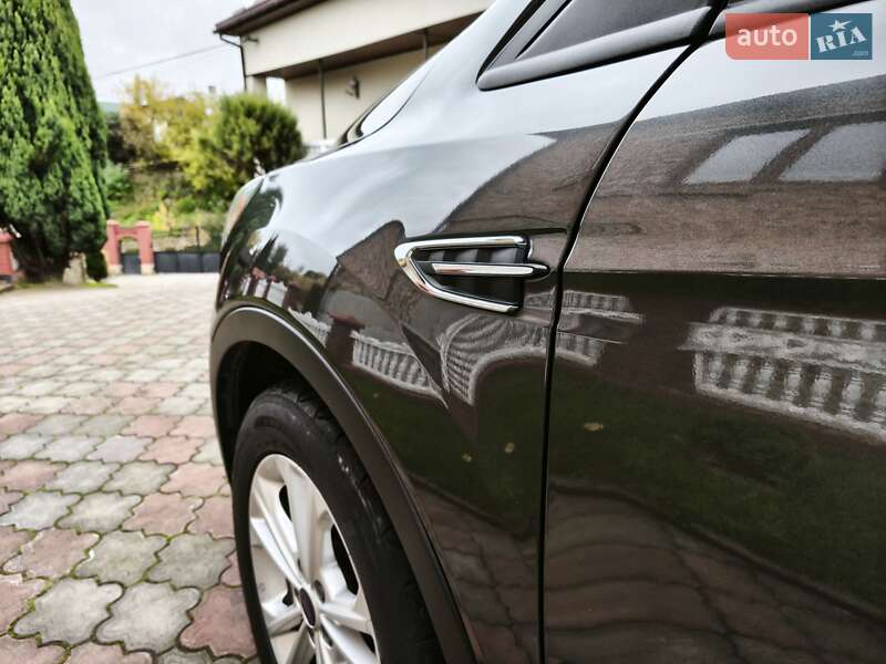 Внедорожник / Кроссовер Ford Escape 2017 в Львове