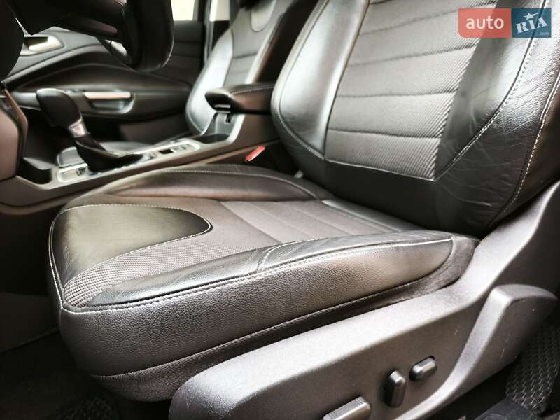 Внедорожник / Кроссовер Ford Escape 2017 в Львове