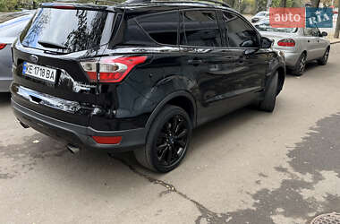 Позашляховик / Кросовер Ford Escape 2016 в 