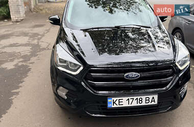 Позашляховик / Кросовер Ford Escape 2016 в 