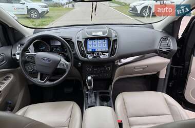 Позашляховик / Кросовер Ford Escape 2019 в 