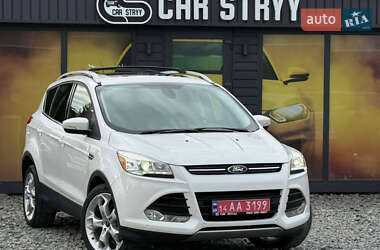 Позашляховик / Кросовер Ford Escape 2015 в 