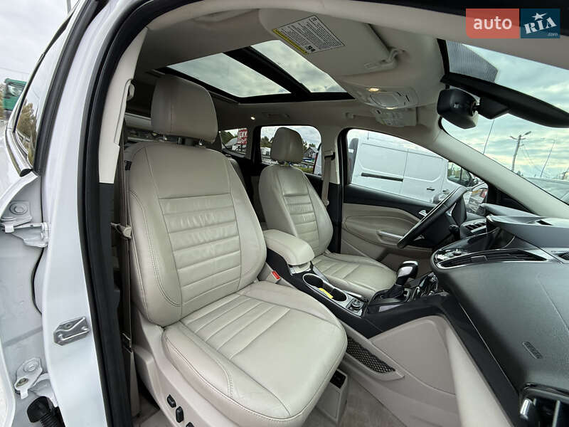 Позашляховик / Кросовер Ford Escape 2015 в Стрию