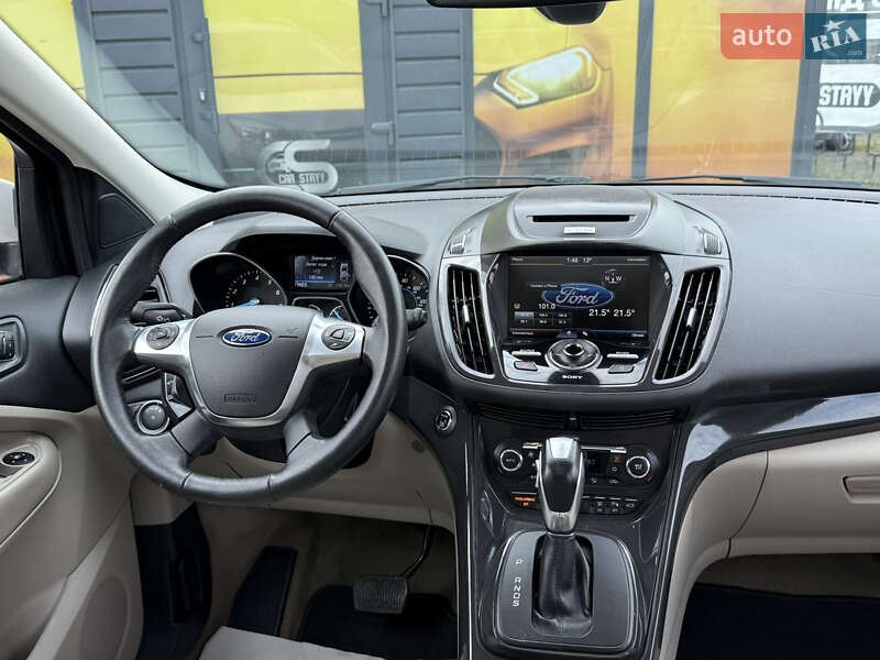 Позашляховик / Кросовер Ford Escape 2015 в Стрию