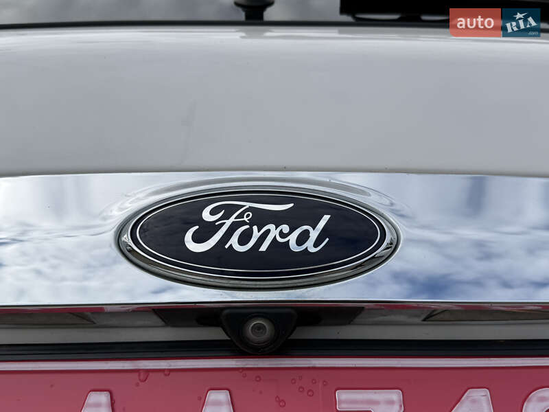 Позашляховик / Кросовер Ford Escape 2015 в Стрию
