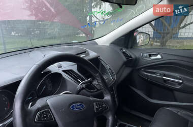 Позашляховик / Кросовер Ford Escape 2016 в  фото 12 Позашляховик / Кросовер Ford Escape 2016 в