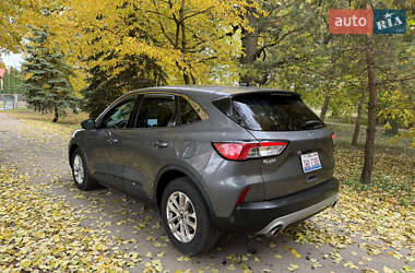 Внедорожник / Кроссовер Ford Escape 2021 в 