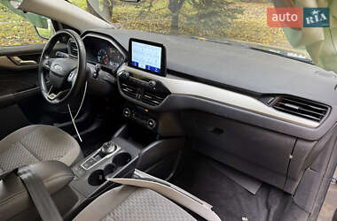 Внедорожник / Кроссовер Ford Escape 2021 в 
