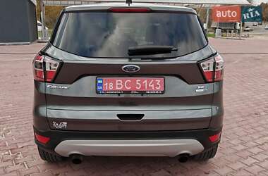 Внедорожник / Кроссовер Ford Escape 2017 в 
