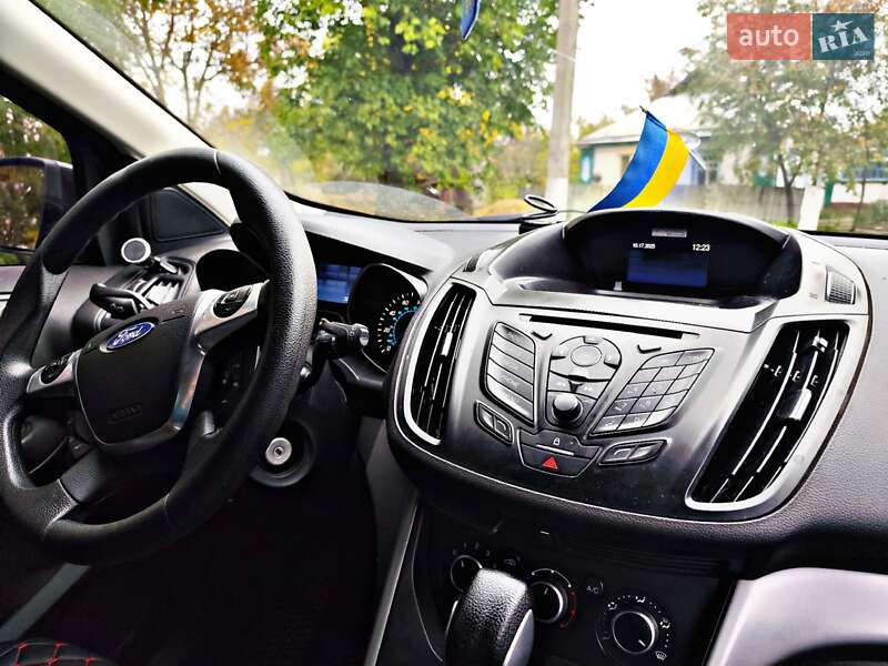 Внедорожник / Кроссовер Ford Escape 2014 в Катеринополе