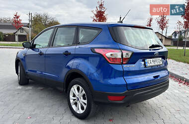 Позашляховик / Кросовер Ford Escape 2017 в  фото 6 Позашляховик / Кросовер Ford Escape 2017 в