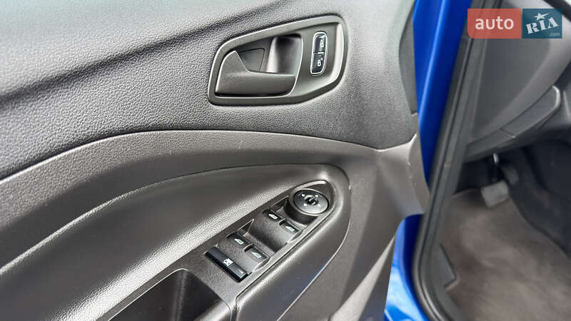 Позашляховик / Кросовер Ford Escape 2017 в Ірпені