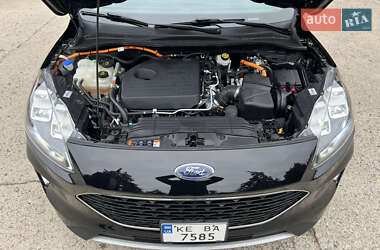 Позашляховик / Кросовер Ford Escape 2020 в 
