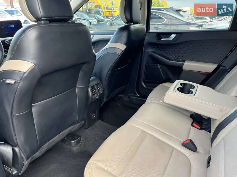Позашляховик / Кросовер Ford Escape 2019 в Львові
