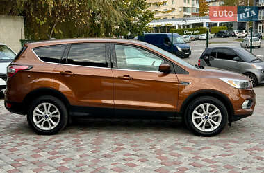 Позашляховик / Кросовер Ford Escape 2017 в  фото 7 Позашляховик / Кросовер Ford Escape 2017 в