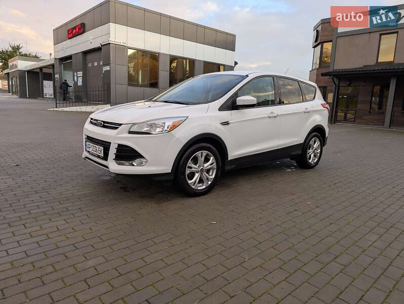 Позашляховик / Кросовер Ford Escape 2014 в 