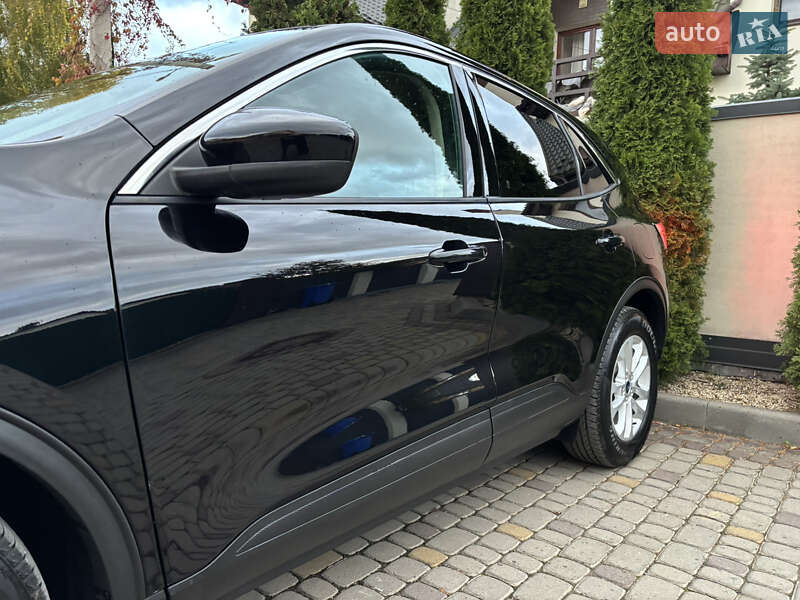 Позашляховик / Кросовер Ford Escape 2020 в Львові