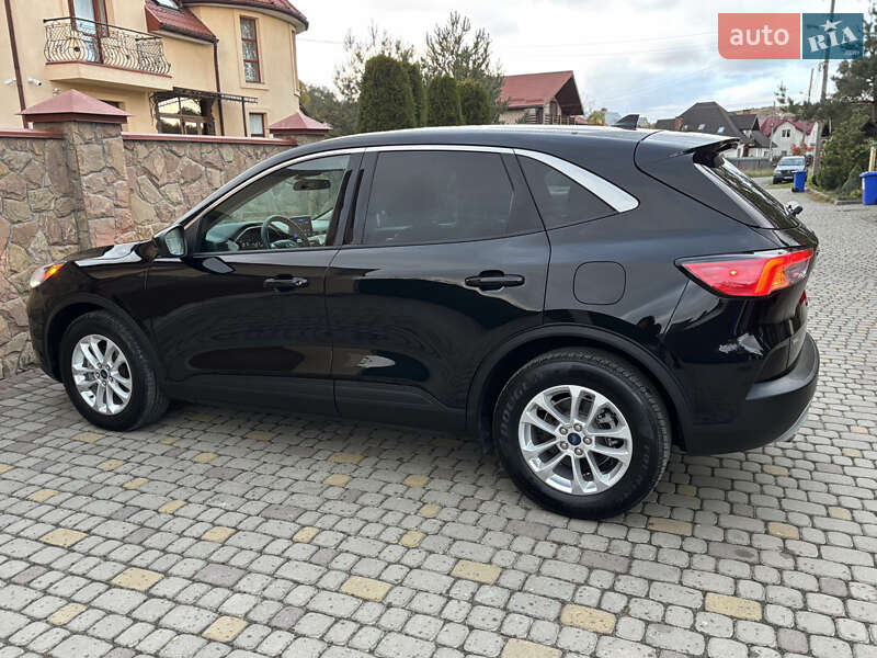 Позашляховик / Кросовер Ford Escape 2020 в Львові