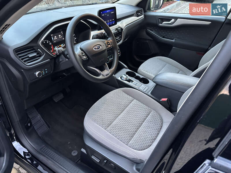 Позашляховик / Кросовер Ford Escape 2020 в Львові