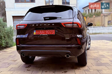 Позашляховик / Кросовер Ford Escape 2023 в 