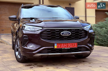 Позашляховик / Кросовер Ford Escape 2023 в 