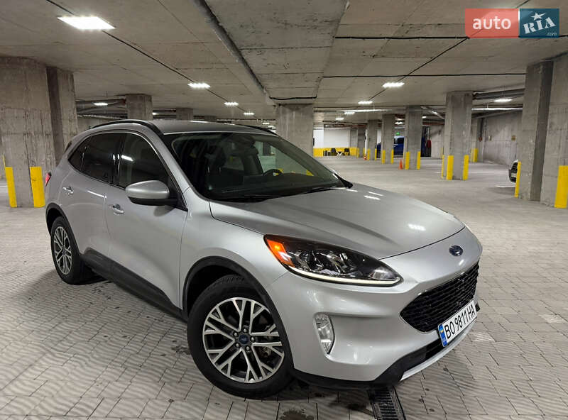 Внедорожник / Кроссовер Ford Escape 2019 в 