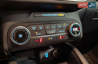 Внедорожник / Кроссовер Ford Escape 2019 в 
