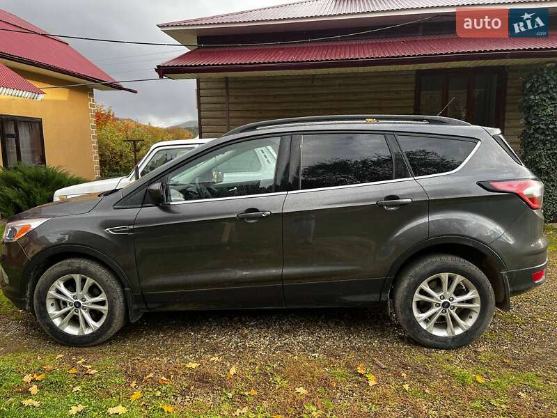 Внедорожник / Кроссовер Ford Escape 2018 в Косове фото 3 Внедорожник / Кроссовер Ford Escape 2018 в Косове