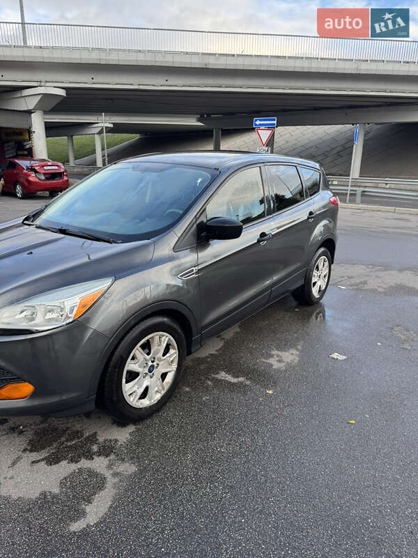 Внедорожник / Кроссовер Ford Escape 2015 в 