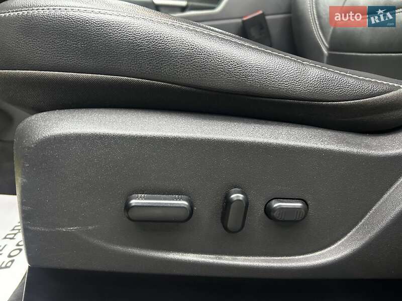 Внедорожник / Кроссовер Ford Escape 2018 в Черновцах