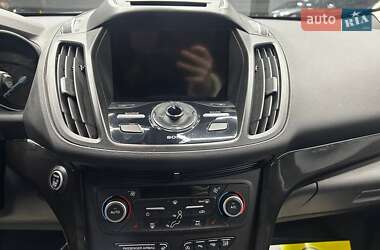 Внедорожник / Кроссовер Ford Escape 2018 в 
