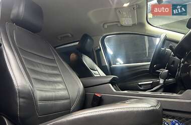 Внедорожник / Кроссовер Ford Escape 2018 в 