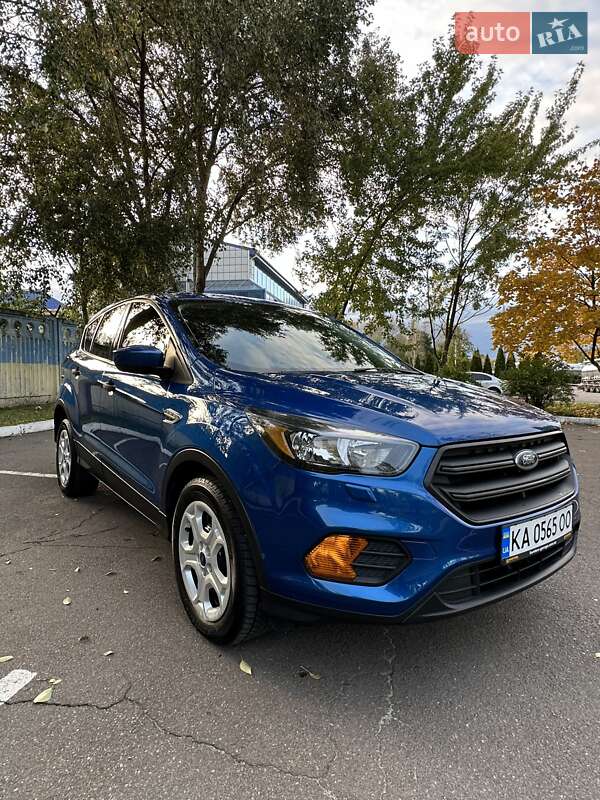 Внедорожник / Кроссовер Ford Escape 2019 в 