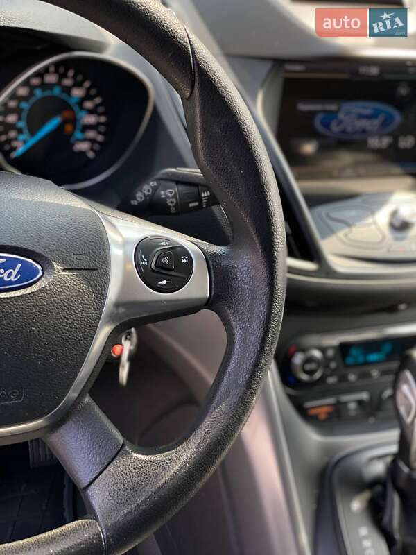 Позашляховик / Кросовер Ford Escape 2015 в Києві