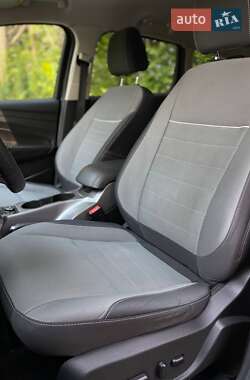 Позашляховик / Кросовер Ford Escape 2015 в  фото 37 Позашляховик / Кросовер Ford Escape 2015 в