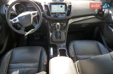 Внедорожник / Кроссовер Ford Escape 2016 в 