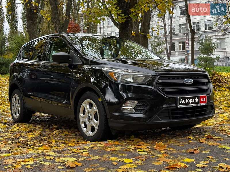 Внедорожник / Кроссовер Ford Escape 2017 в Киеве