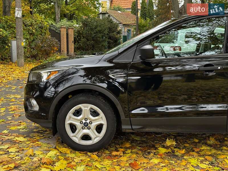 Внедорожник / Кроссовер Ford Escape 2017 в Киеве