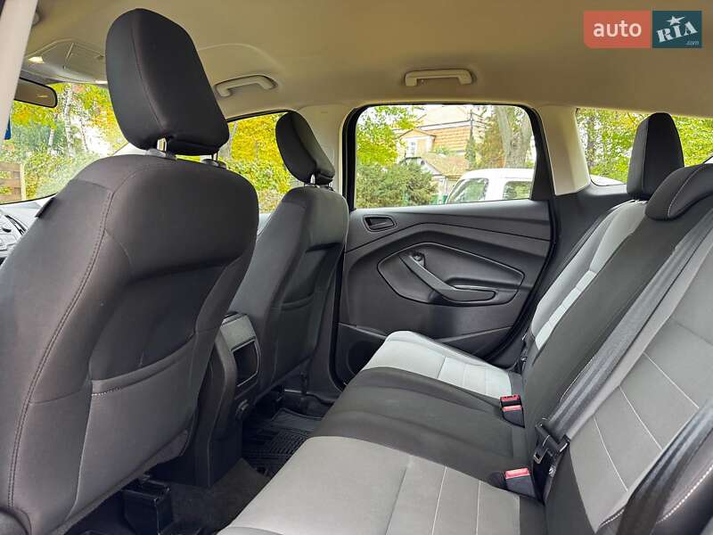 Внедорожник / Кроссовер Ford Escape 2017 в Киеве