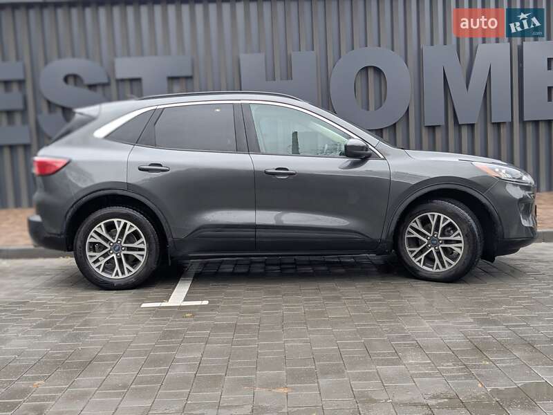 Внедорожник / Кроссовер Ford Escape 2020 в 