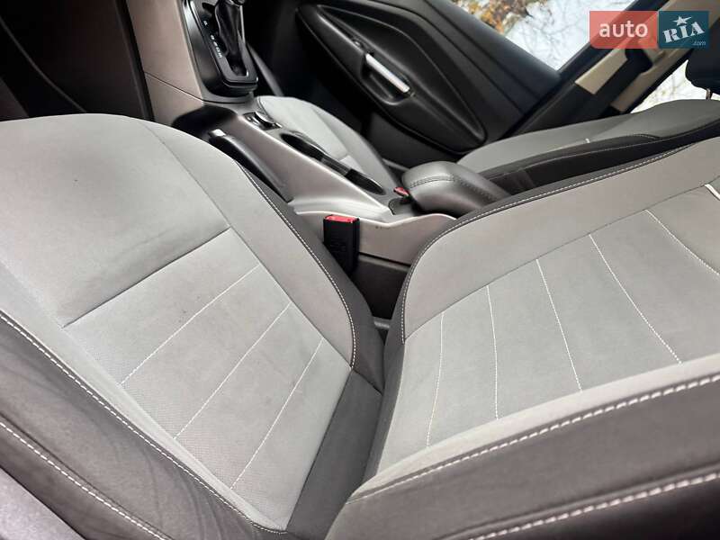 Внедорожник / Кроссовер Ford Escape 2015 в Ахтырке