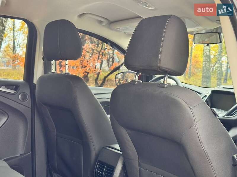 Внедорожник / Кроссовер Ford Escape 2015 в Ахтырке