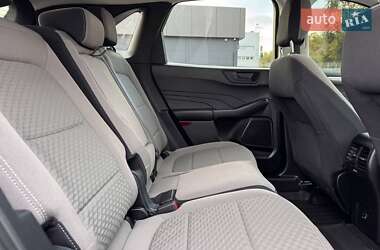 Позашляховик / Кросовер Ford Escape 2022 в  фото 17 Позашляховик / Кросовер Ford Escape 2022 в