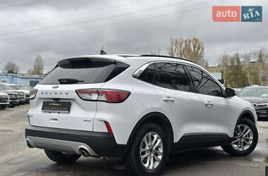 Внедорожник / Кроссовер Ford Escape 2020 в 