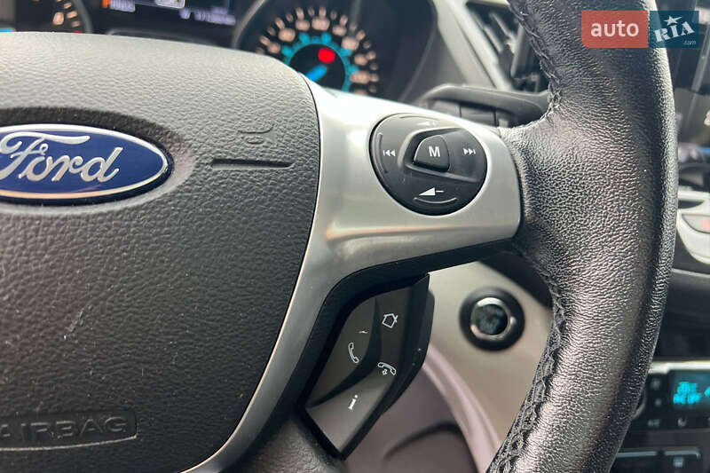 Внедорожник / Кроссовер Ford Escape 2013 в Ивано-Франковске