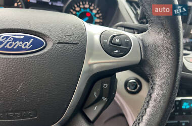 Позашляховик / Кросовер Ford Escape 2013 в 